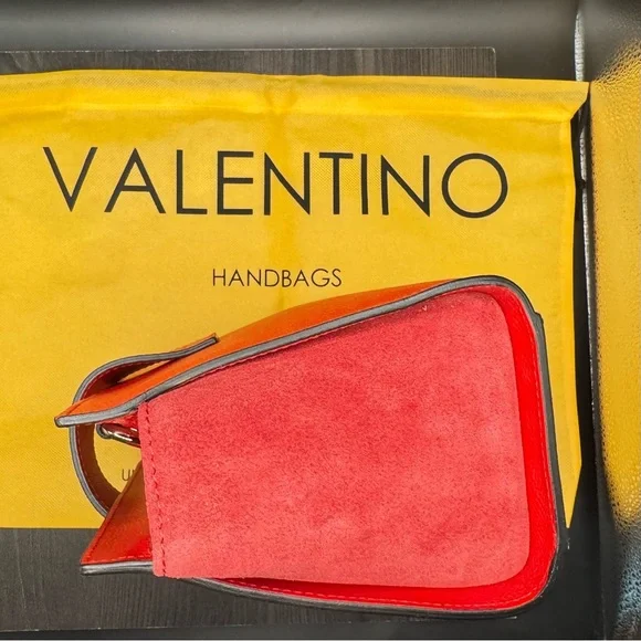 VALENTINO BY MARIO VALENTINO|PRICE FIRM💲
Red Kiki Leather Shoulder Bag-Pre-Loved - Picture 4 of 10